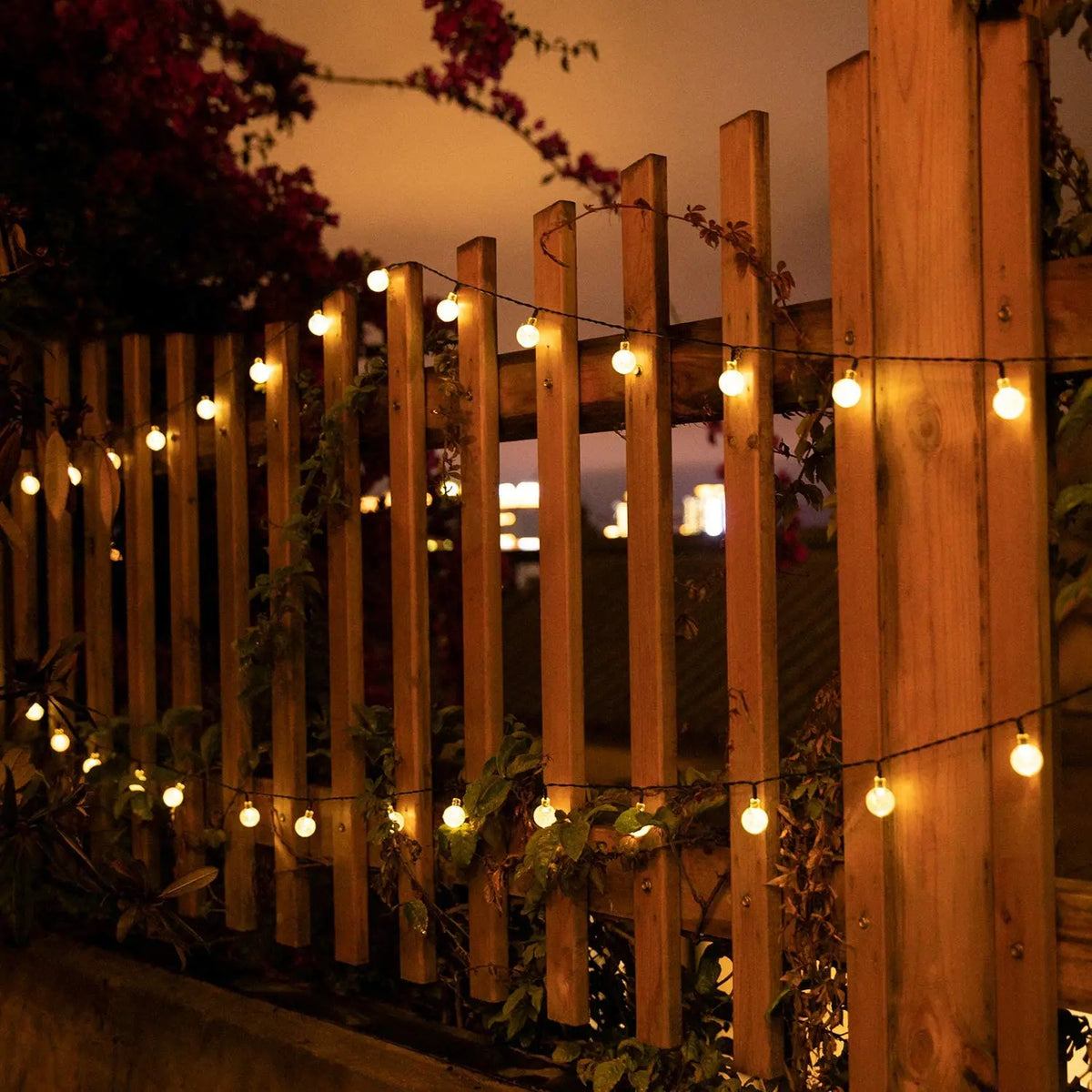 SOLAR-AURA BUBBLE SPHERE | Waterproof Outdoor Solar Crystal Globe String Lights (8 Modes)